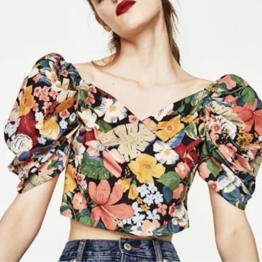 ZARA Floral Puff Sleeve Crop Top 🌹